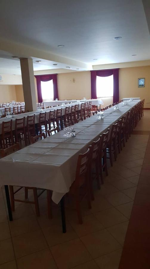 Prenociste Dzinic Hotel Zupanja Exterior foto